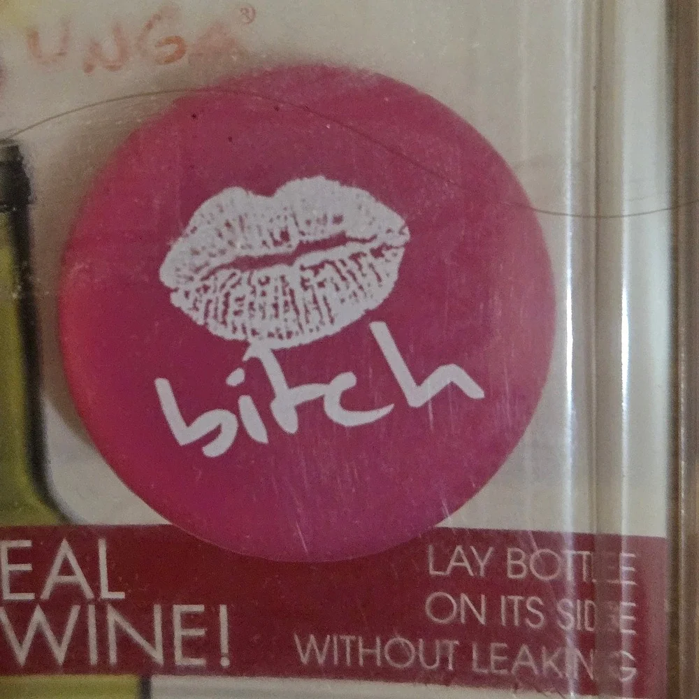 CapaBunga Pink Silicone Wine Bottle Resealers 2pk Princess B*tch Leakproof Caps